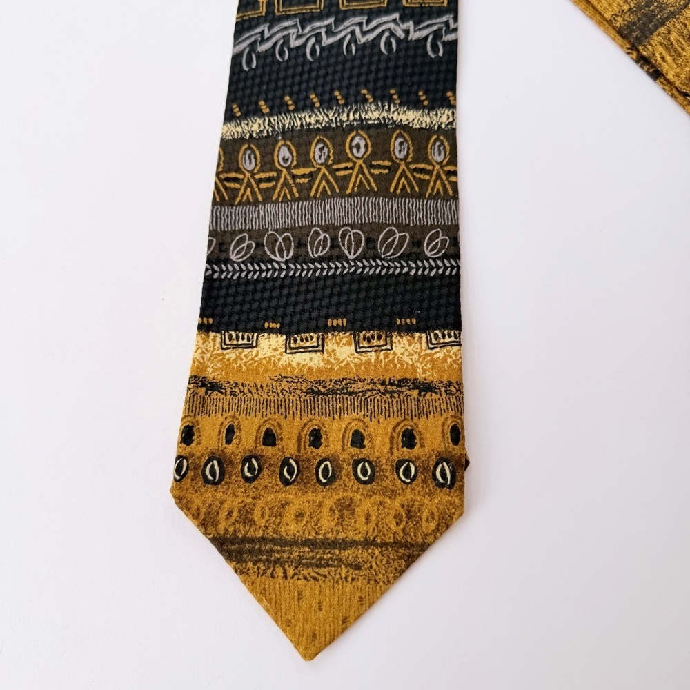 Men’s Tesoro Rossi Uomo Moda Silk Necktie
Brown, Black, and Gold - Picture 2 of 5